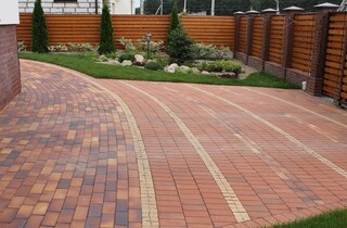 Кладка тротуарной клинкерной плитки