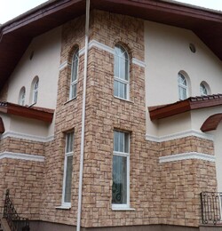 Отделка дома камнем снаружи